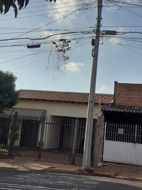Foto 9 de 9 — Fios soltos causam preocupação com risco de acidentes em Araraquara
